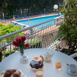 Aparthotel Pian Dei Boschi, Pietra Ligure